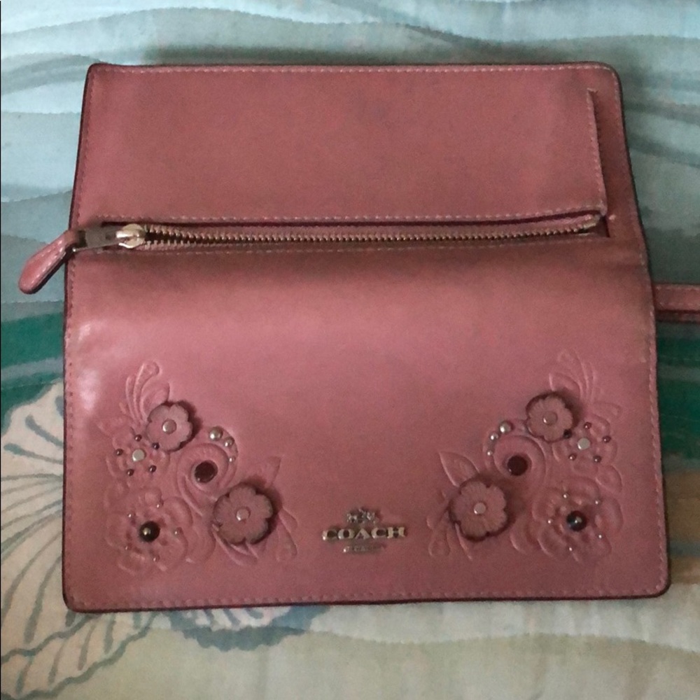 Coach wallet/clutch/wristlet